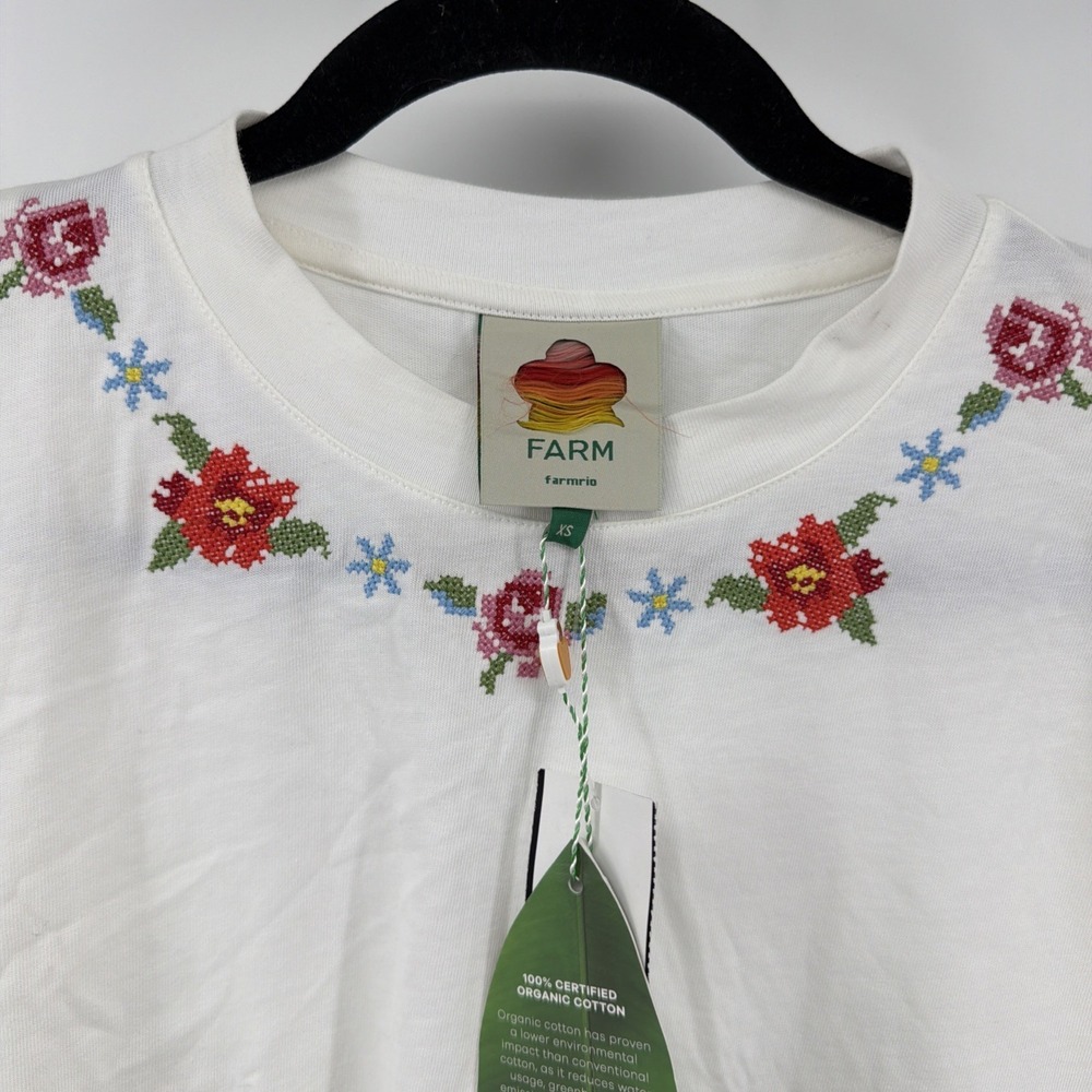 Farm Rio Cross Stitch Flowers Off-White Tshirt Top XS New - Picture 2 of 9